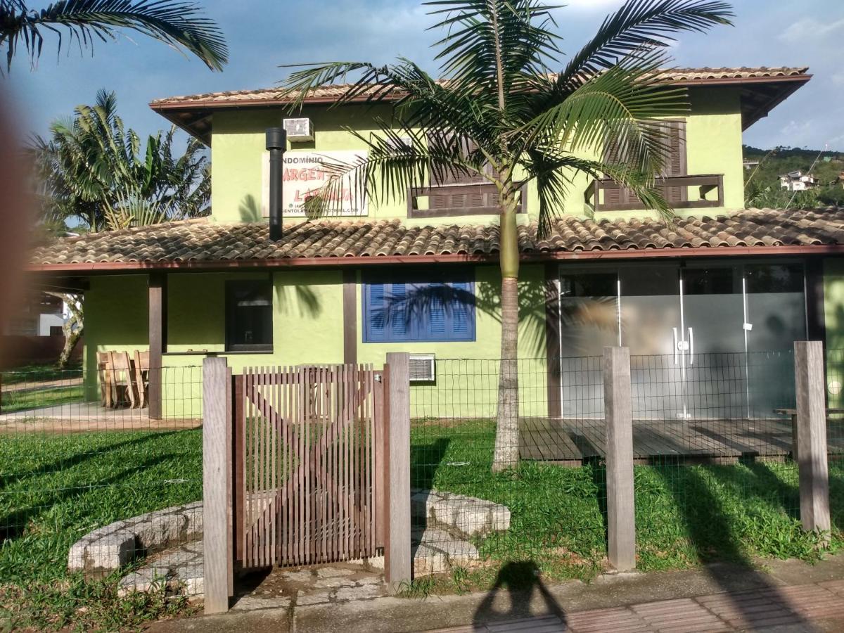 Condominio Sargento Laranja Apartment